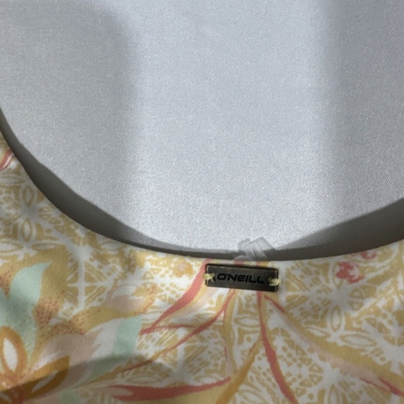 NWT $55 O'Neill [ Medium ] Sydney Mavericks Bikini‎ Top in Straw Yellow - Picture 13 of 15